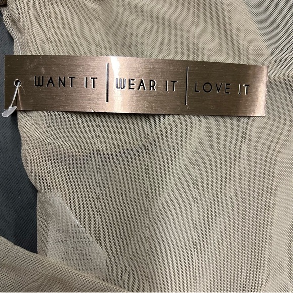 🌴Women’s Almost Famous Mesh V Neck Long Sleeve Crop Top - Picture 7 of 7